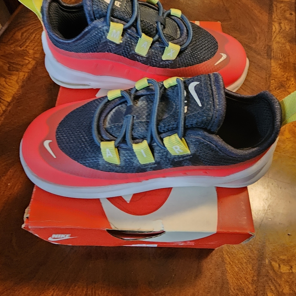 Nike Air Max Axis (TD) 8c - Picture 3 of 5